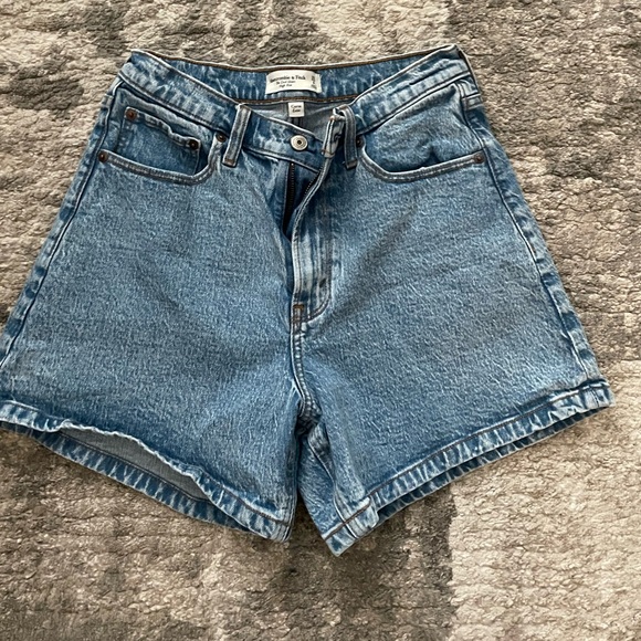 Abercrombie & Fitch Curve Love the Dad Short High Rise - Picture 1 of 3